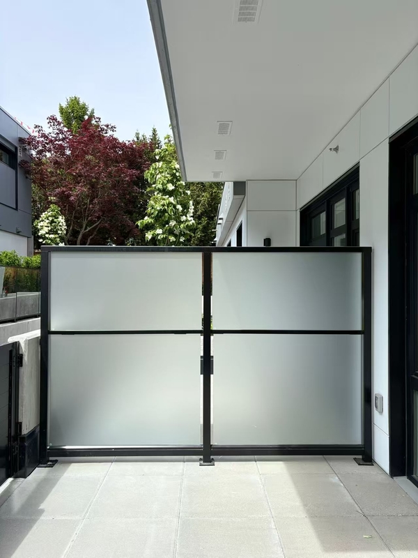 Railing glas zwembad hekken douche deur balustrade afscherming gebogen Sgp gelaagd kogelbestendige geëmailleerd getinte patronen glas