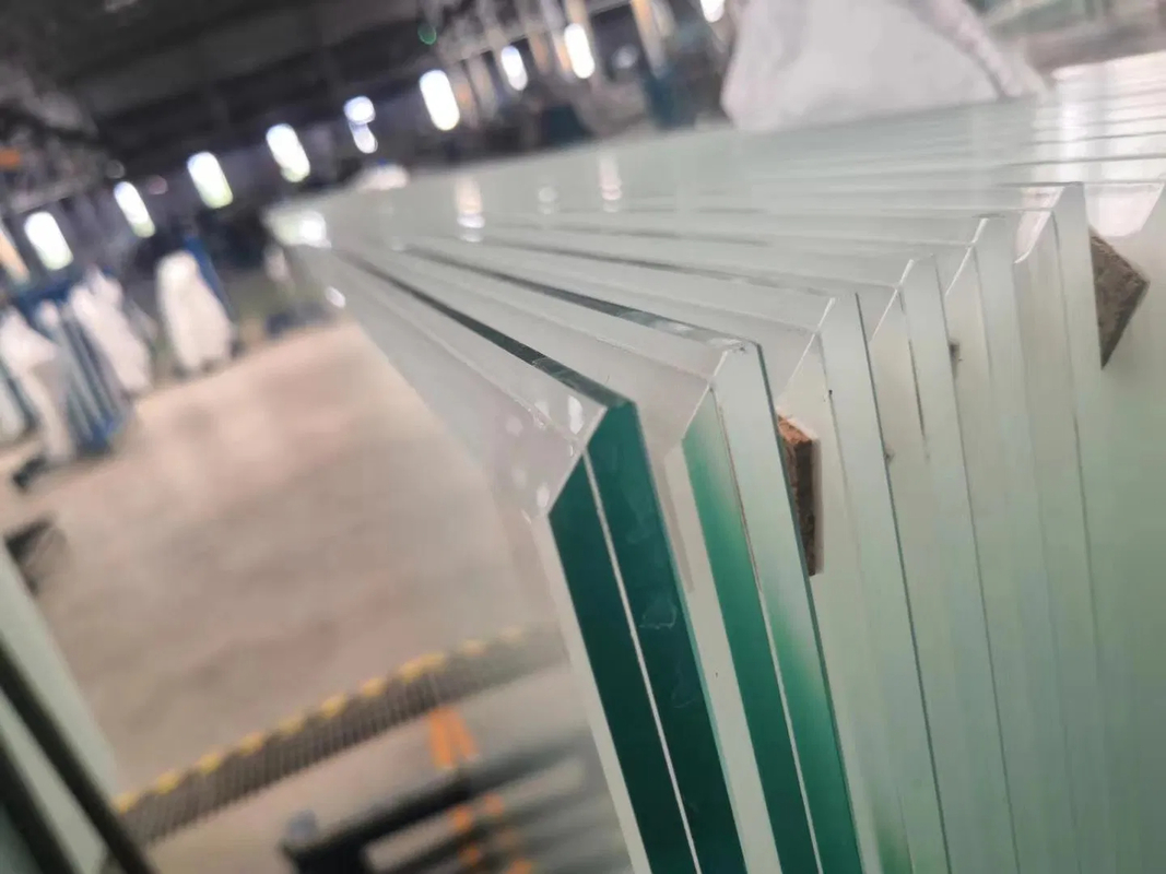 3mm 12mm Flat Curved Bent Laminated Tempered Safety Geïsoleerd Bouwproof Solar Toughened Glass voor Window Door Meubel Douche Kamer Machine Prijs