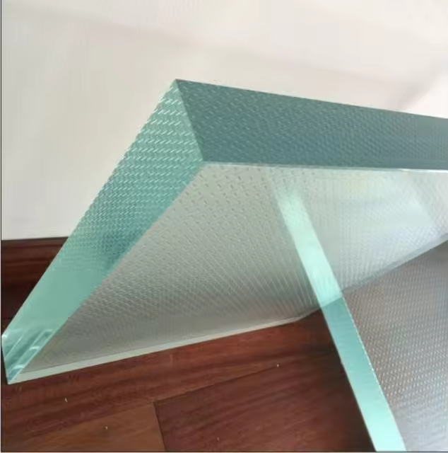 Architecturale keuze Ultra-helder, weinig reflecterend gelaagd glas voor luxe winkelpuien, eetkamers, hotels, woonkamers, trappenhuizen