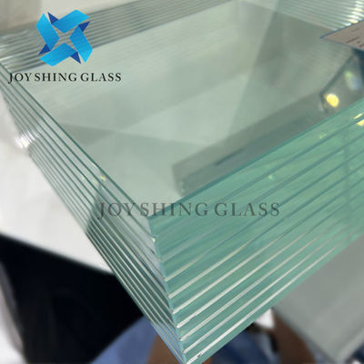 Wit Gelamineerd Glas 6+6mm Dubbele gelamineerde glasgordijngevel